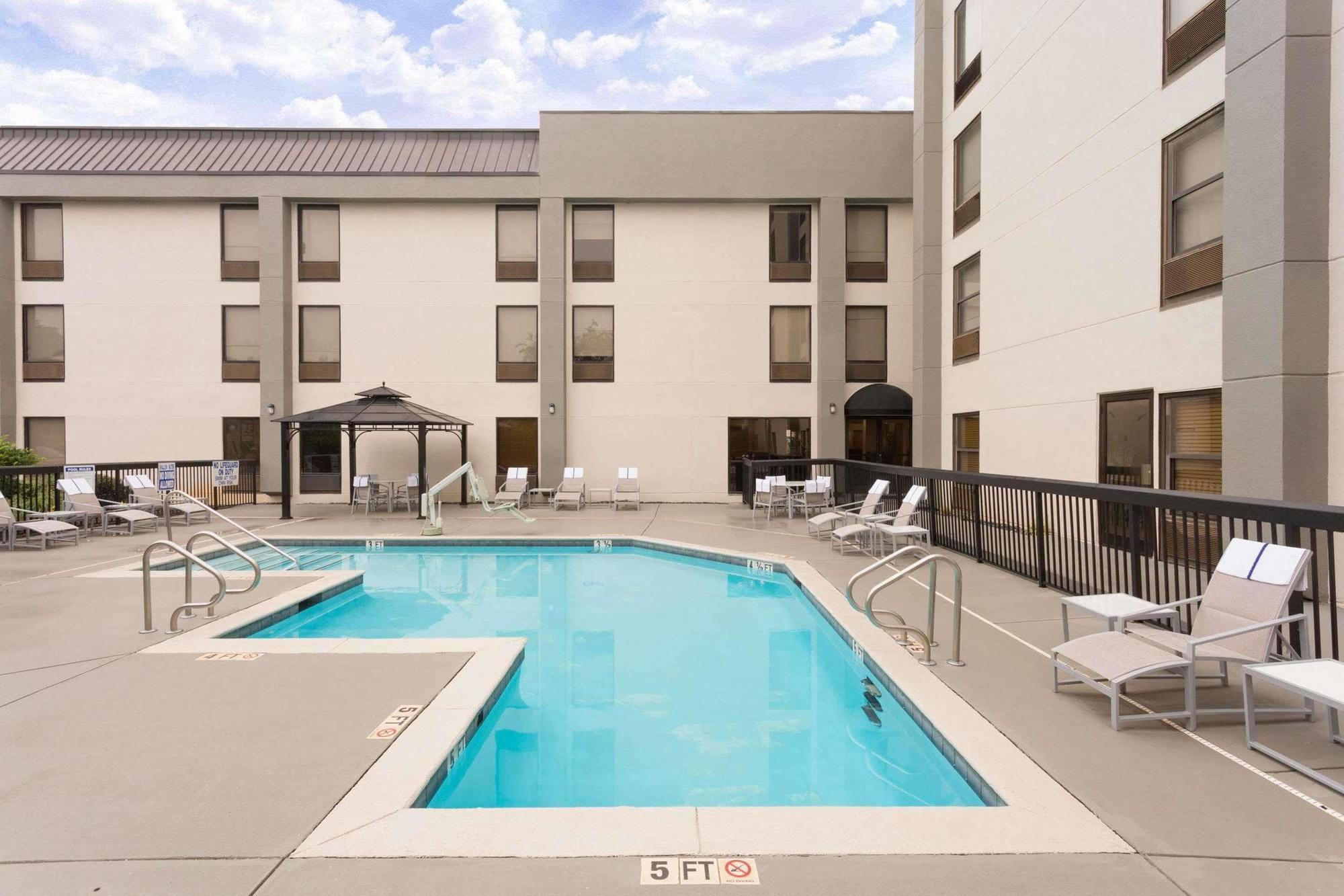 Wyndham Garden Greenville / Spartanburg Airport Dış mekan fotoğraf